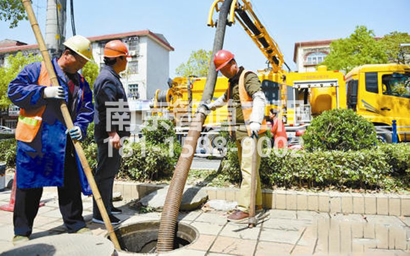 214栖化新村小区抽污水